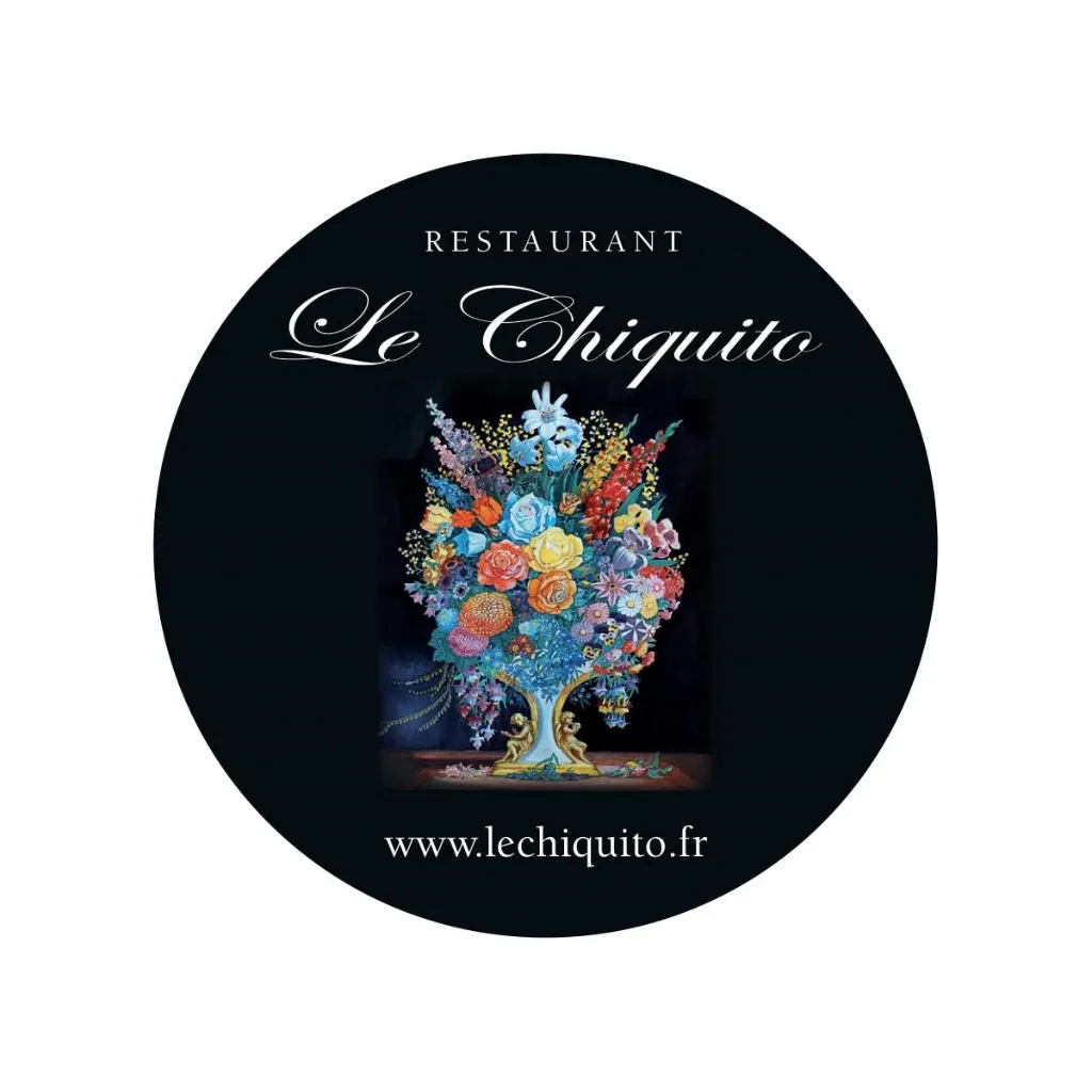 Logo du restaurant Le Chiquito, médaillon noir orné d'un bouquet de fleurs peint